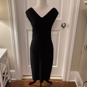 Adrianna Papell Elegant Black Pleated Midi Dress